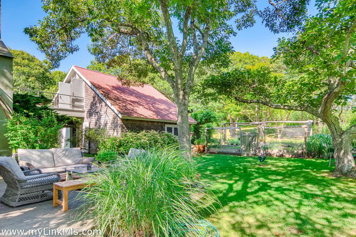 49 Wequobsque Road Chilmark, MA 02535 - Photo 18 of 41 Gallery Image 18