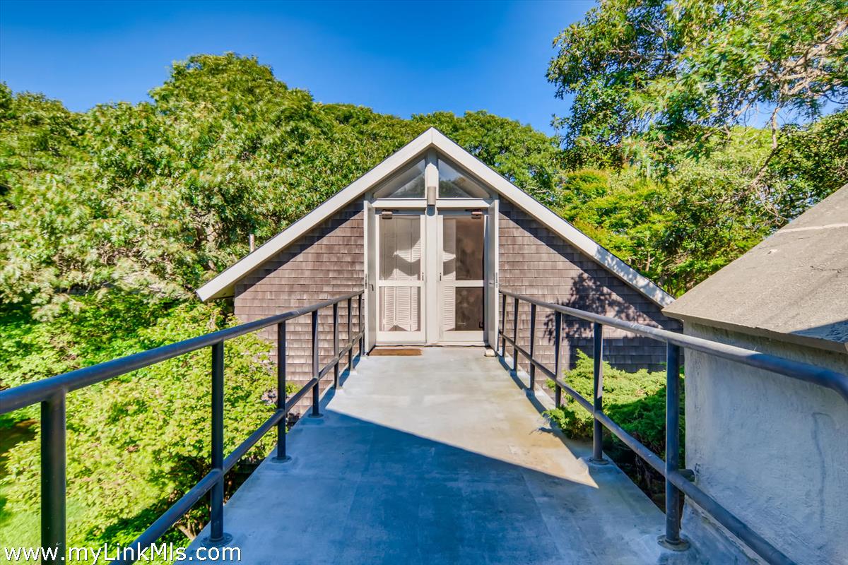 49 Wequobsque Road Chilmark, MA 02535 - Photo 24 of 41 Gallery Image 24