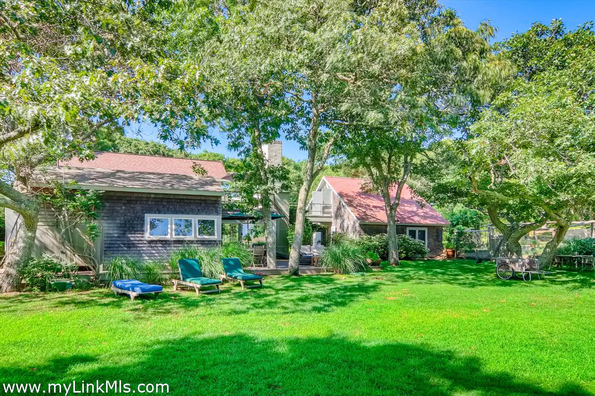 49 Wequobsque Road Chilmark, MA 02535 - Photo 4 of 41 Gallery Image 4