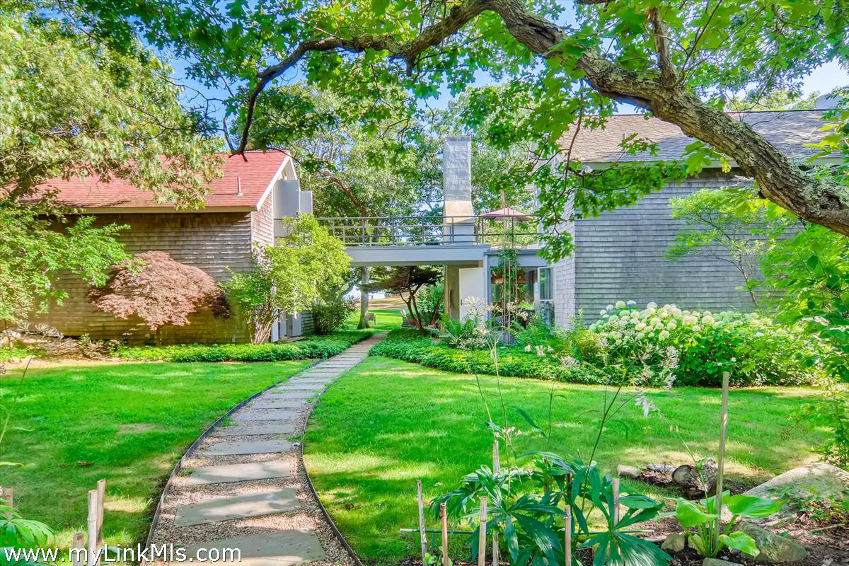 49 Wequobsque Road Chilmark, MA 02535 - Photo 37 of 41 Gallery Image 37
