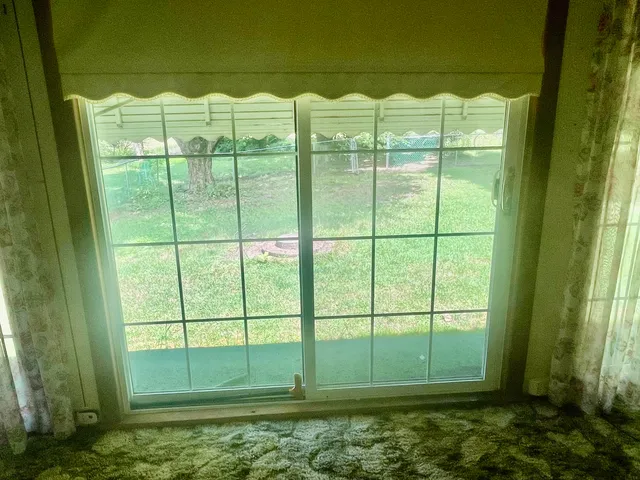 a car parked in parking room