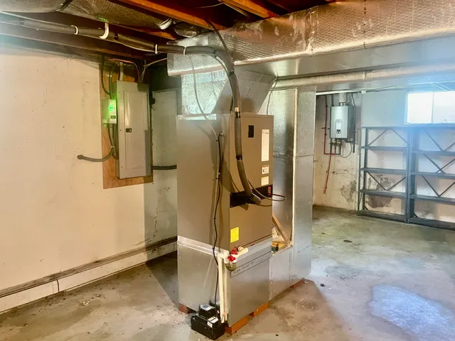 a view of walk in closet