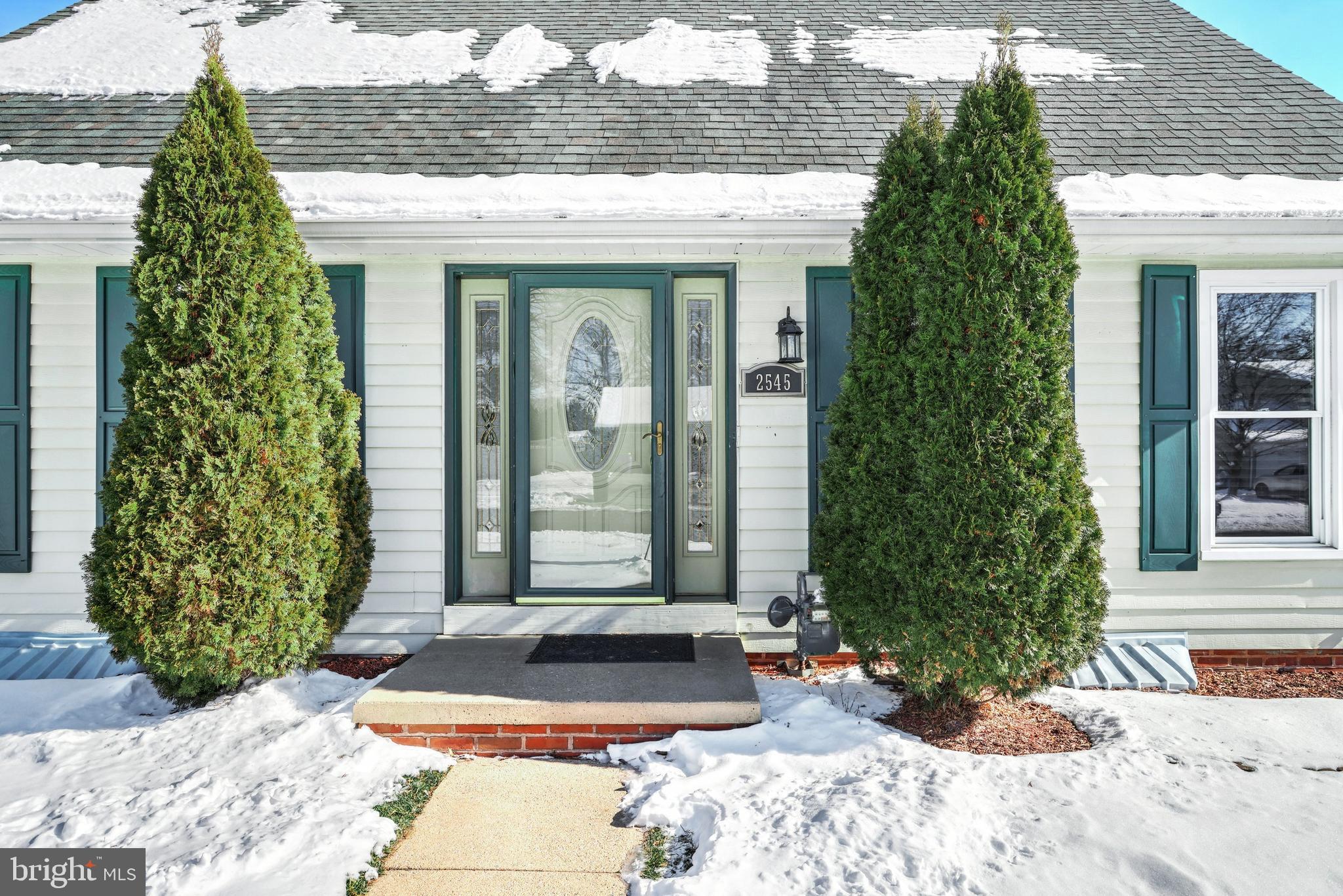 2545 Manor Road York, PA 17408 - Photo 4 of 42