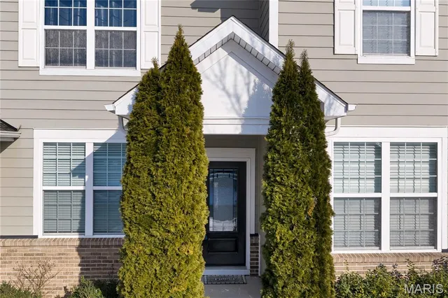 $919,900 | 718 Savannah Crossing Way, Chesterfield, MO 63017