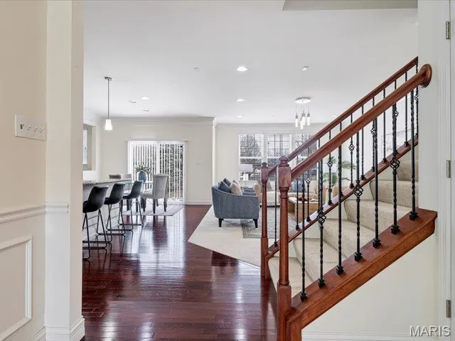 $919,900 | 718 Savannah Crossing Way, Chesterfield, MO 63017