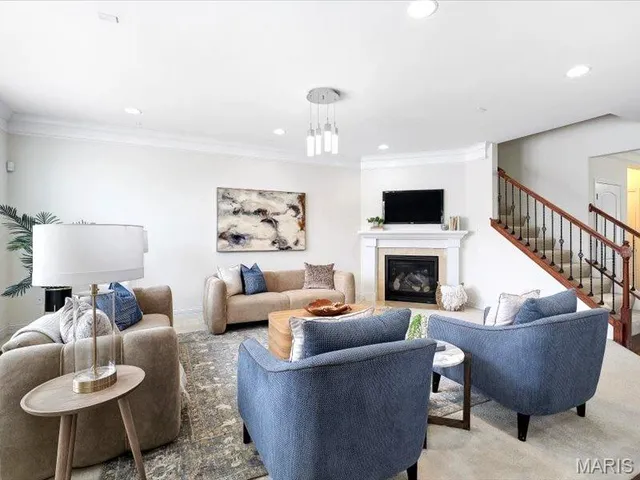 $919,900 | 718 Savannah Crossing Way, Chesterfield, MO 63017