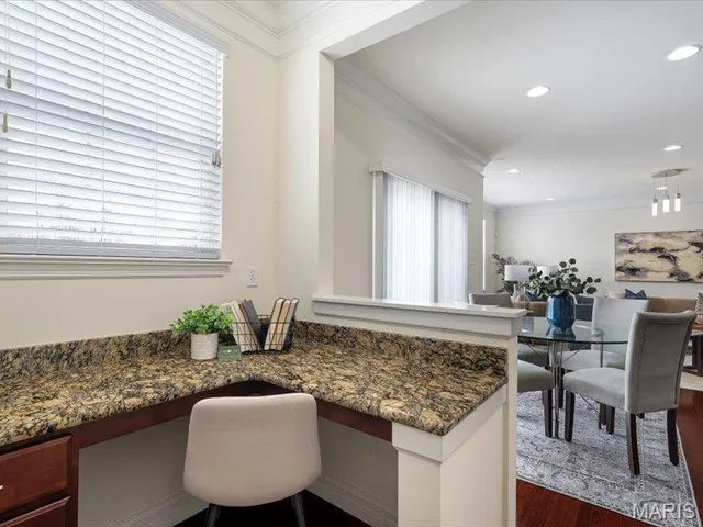 $919,900 | 718 Savannah Crossing Way, Chesterfield, MO 63017