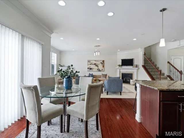 $919,900 | 718 Savannah Crossing Way, Chesterfield, MO 63017