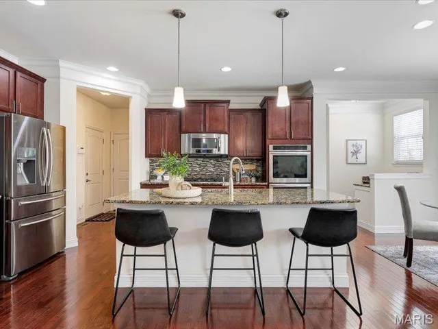 $919,900 | 718 Savannah Crossing Way, Chesterfield, MO 63017