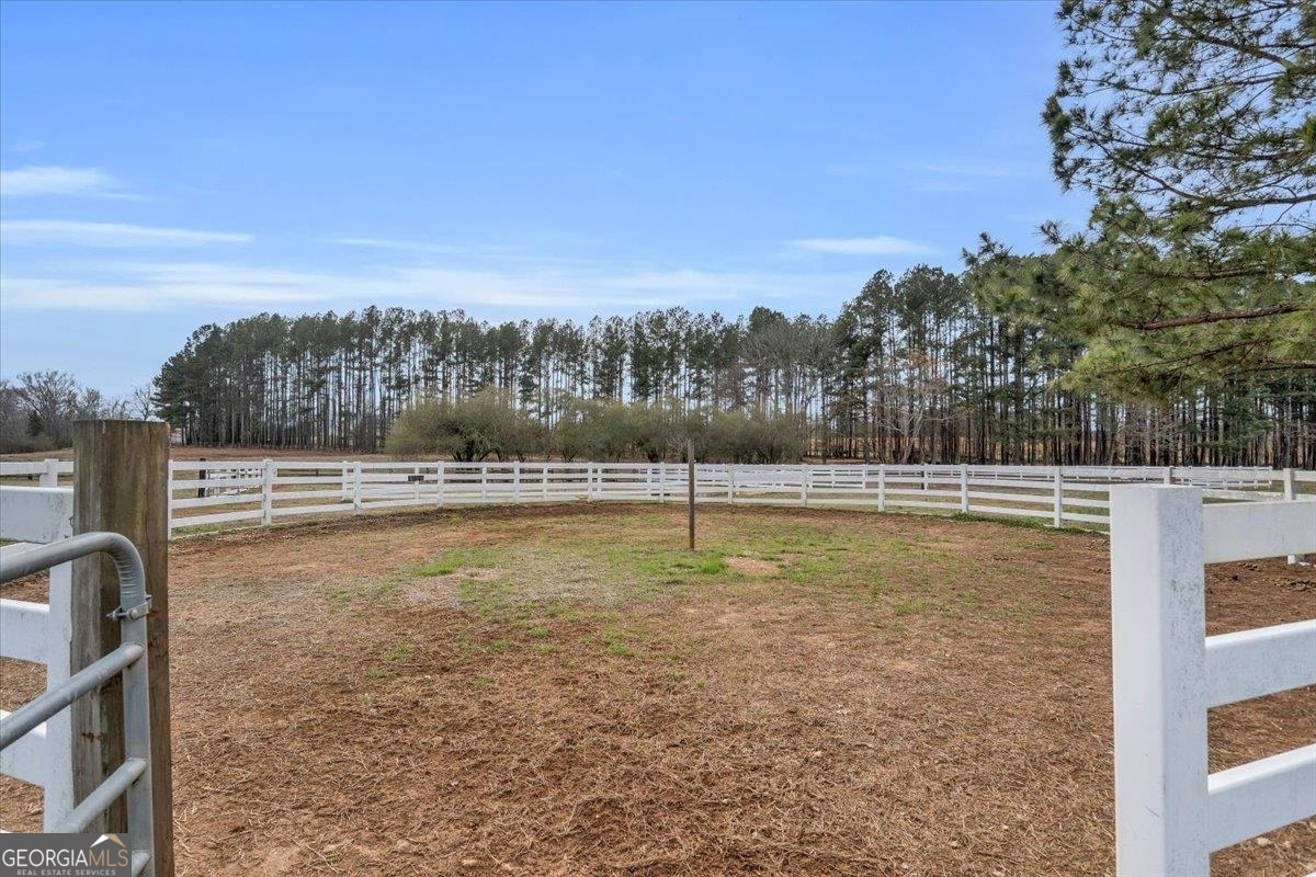 1371 Plantation Road Madison, GA 30650 - Photo 17 of 69