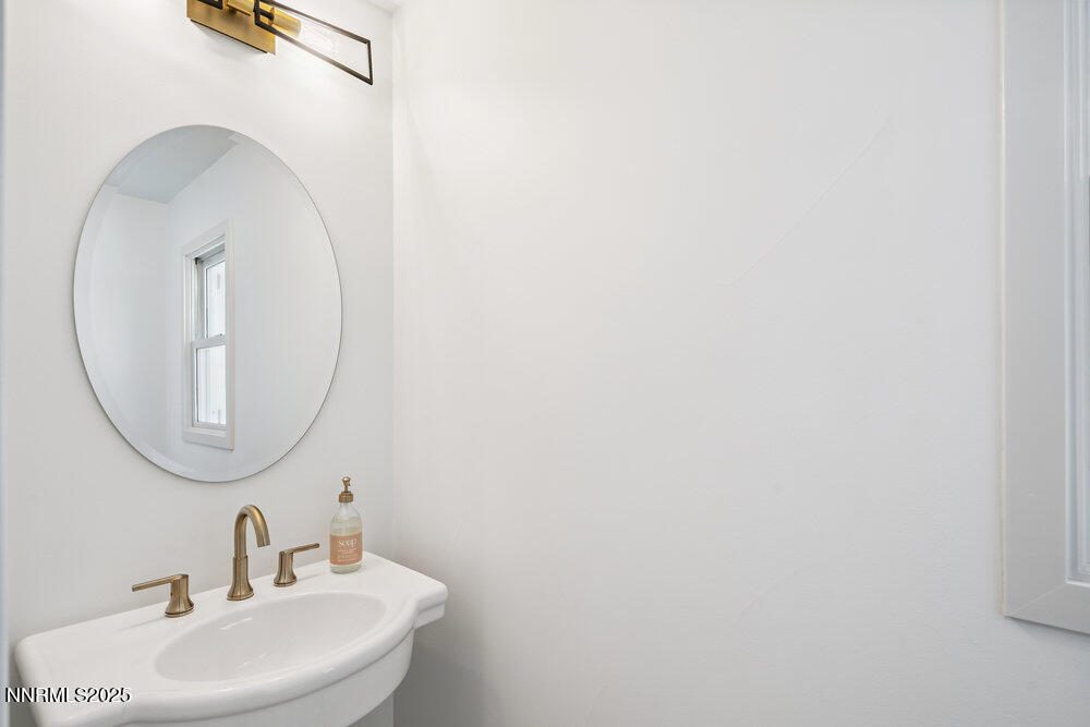 1120 Monroe Court Reno, NV 89509 - Photo 30 of 57 030_dsc09859_611