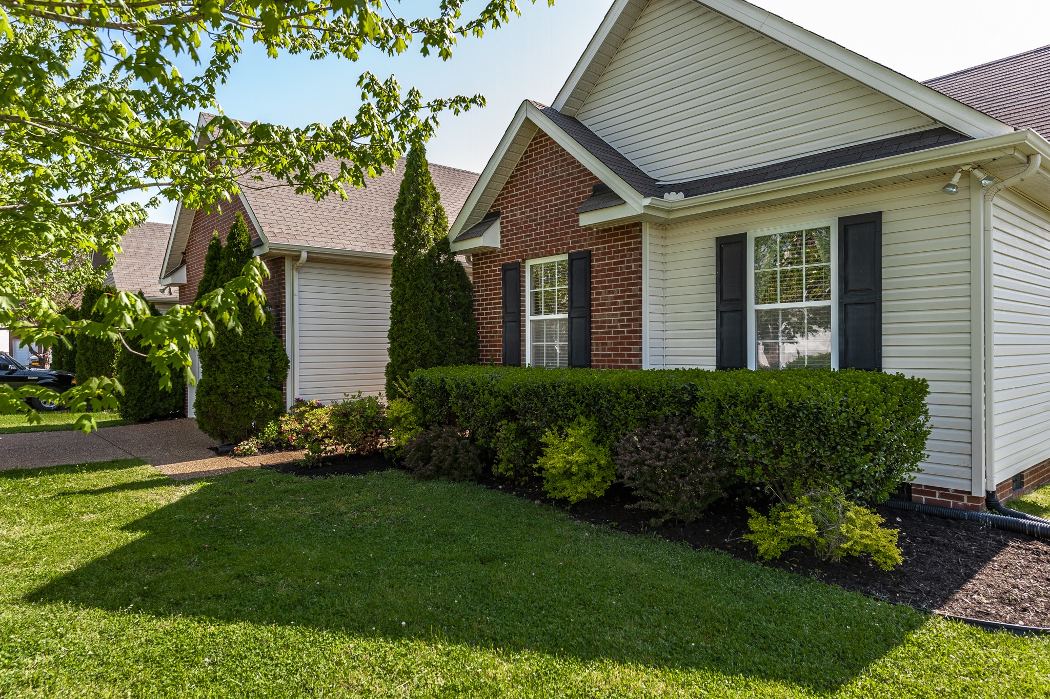 2011 Patrick Way Spring Hill, TN 37174 - Photo 2 of 38 Gallery Image 2