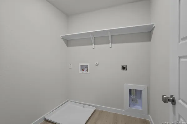 a view of room with closet