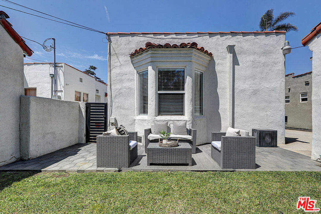 1260 West 81st Street Los Angeles, CA 90044 - Photo 25 of 33
