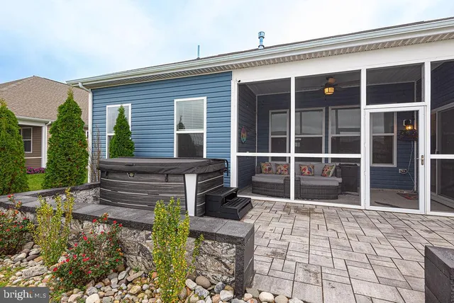 a view of house with outdoor space