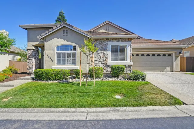 $575,000 | 12040 Gold Arbor Lane, Gold River, CA 95670