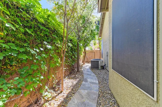 $575,000 | 12040 Gold Arbor Lane, Gold River, CA 95670