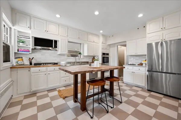 $1,599,000 | 458 Sunset Road, Winnetka, IL 60093