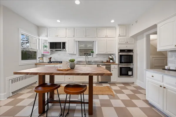 $1,599,000 | 458 Sunset Road, Winnetka, IL 60093