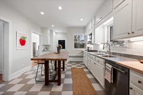 $1,599,000 | 458 Sunset Road, Winnetka, IL 60093