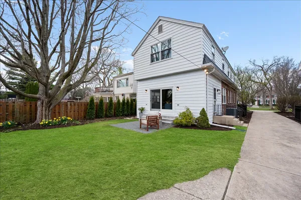 $1,599,000 | 458 Sunset Road, Winnetka, IL 60093