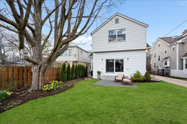 $1,599,000 | 458 Sunset Road, Winnetka, IL 60093