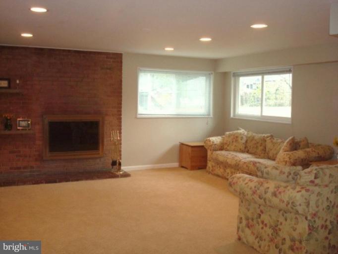 9519 Edgeley Road Bethesda, MD 20814 - Photo 11 of 25 Recreation room