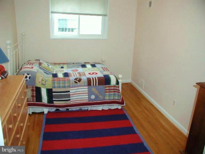 9519 Edgeley Road Bethesda, MD 20814 - Photo 15 of 25 Bedroom #2