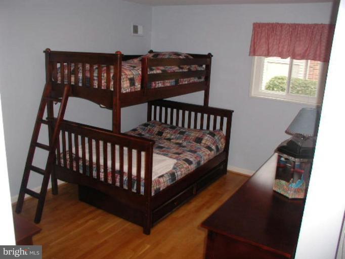 9519 Edgeley Road Bethesda, MD 20814 - Photo 17 of 25 Bedroom #4