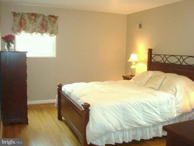 9519 Edgeley Road Bethesda, MD 20814 - Photo 20 of 25 Master Bedroom