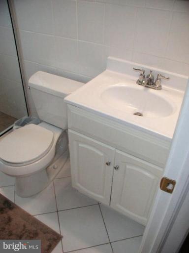 9519 Edgeley Road Bethesda, MD 20814 - Photo 21 of 25 Master Bath #2