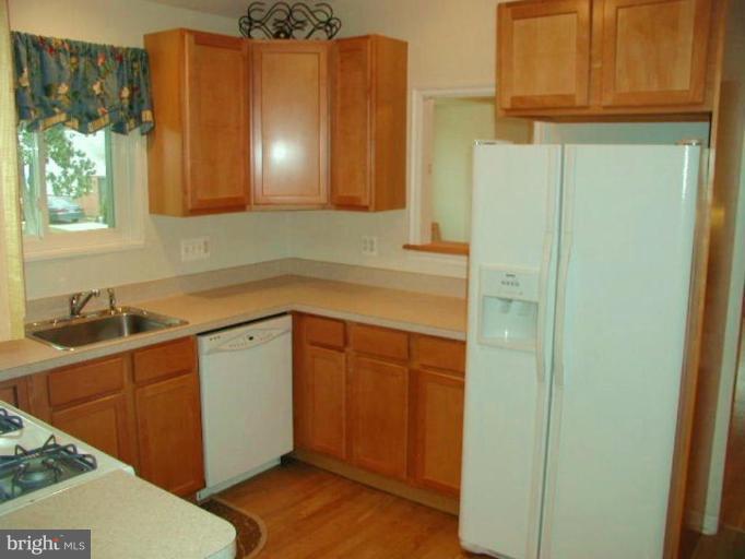 9519 Edgeley Road Bethesda, MD 20814 - Photo 7 of 25 Kitchen