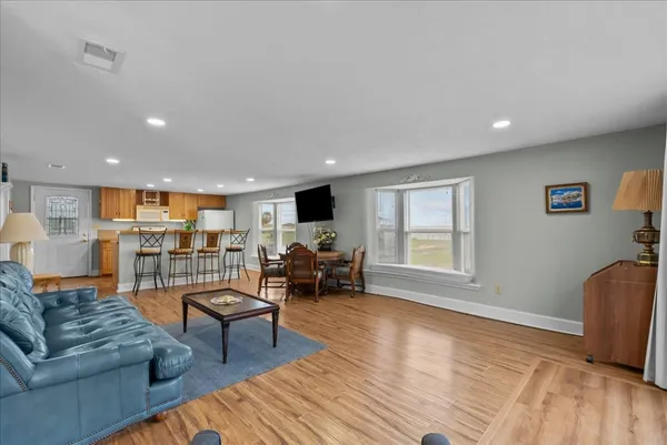 $360,000 | 1048 16th Street, Dickinson, TX 77539