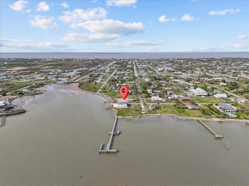 1048 16th Street Dickinson, TX 77539 - Photo 2 of 28 an ocean view with beach