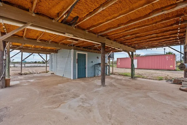 a view of a garage