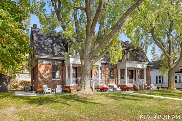 $2,395,000 | 103 North Pier Street, St. Joseph, MI 49085
