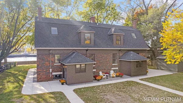 $2,395,000 | 103 North Pier Street, St. Joseph, MI 49085