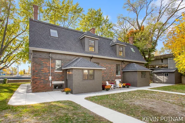 $2,395,000 | 103 North Pier Street, St. Joseph, MI 49085