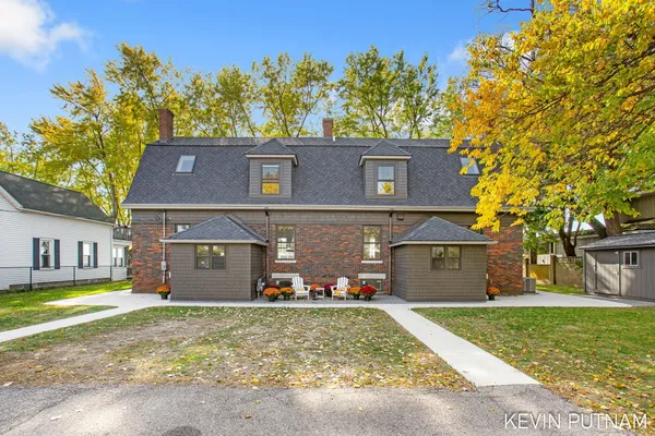 $2,395,000 | 103 North Pier Street, St. Joseph, MI 49085