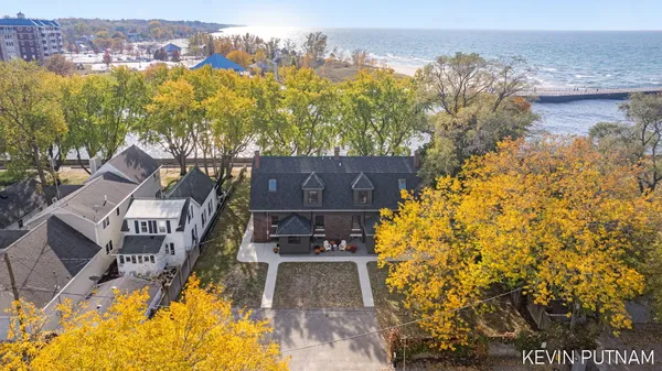 $2,395,000 | 103 North Pier Street, St. Joseph, MI 49085