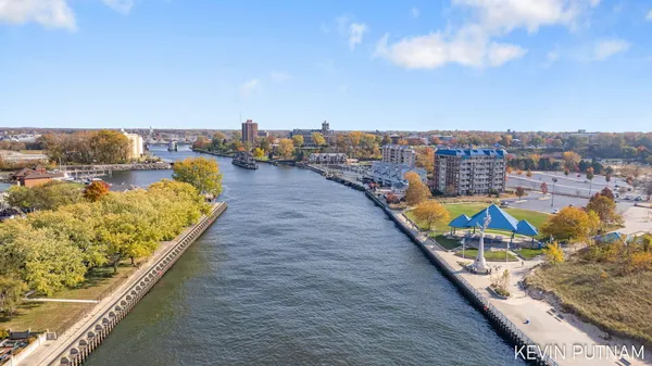 $2,395,000 | 103 North Pier Street, St. Joseph, MI 49085