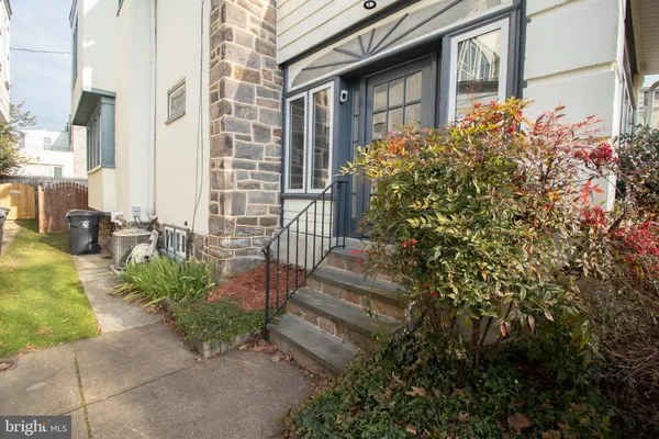 $2,400 | 2215 North Harrison Street, Wilmington, DE 19802
