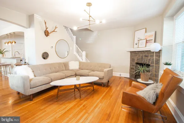 $2,400 | 2215 North Harrison Street, Wilmington, DE 19802