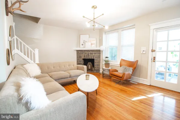 $2,400 | 2215 North Harrison Street, Wilmington, DE 19802