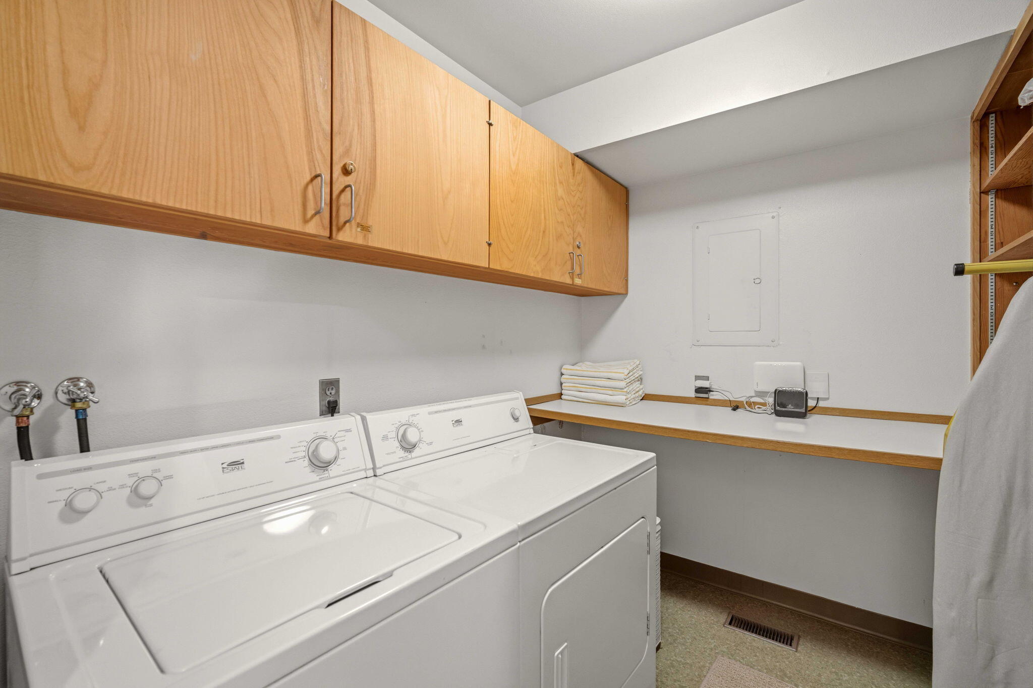 57258 Island Road, Unit 58 Sunriver, OR 97707 - Photo 25 of 30 25-web-or-mls-58 Meadow House-25