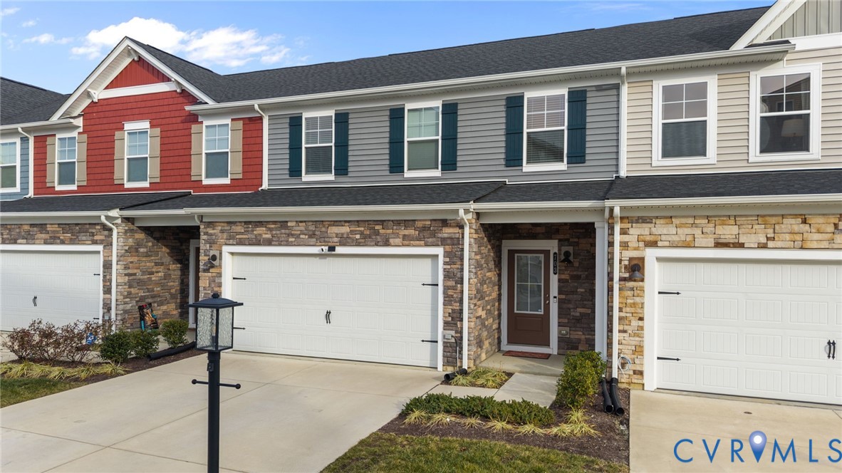 703 Englewood Road Glen Allen, VA 23060 - Photo 2 of 47
