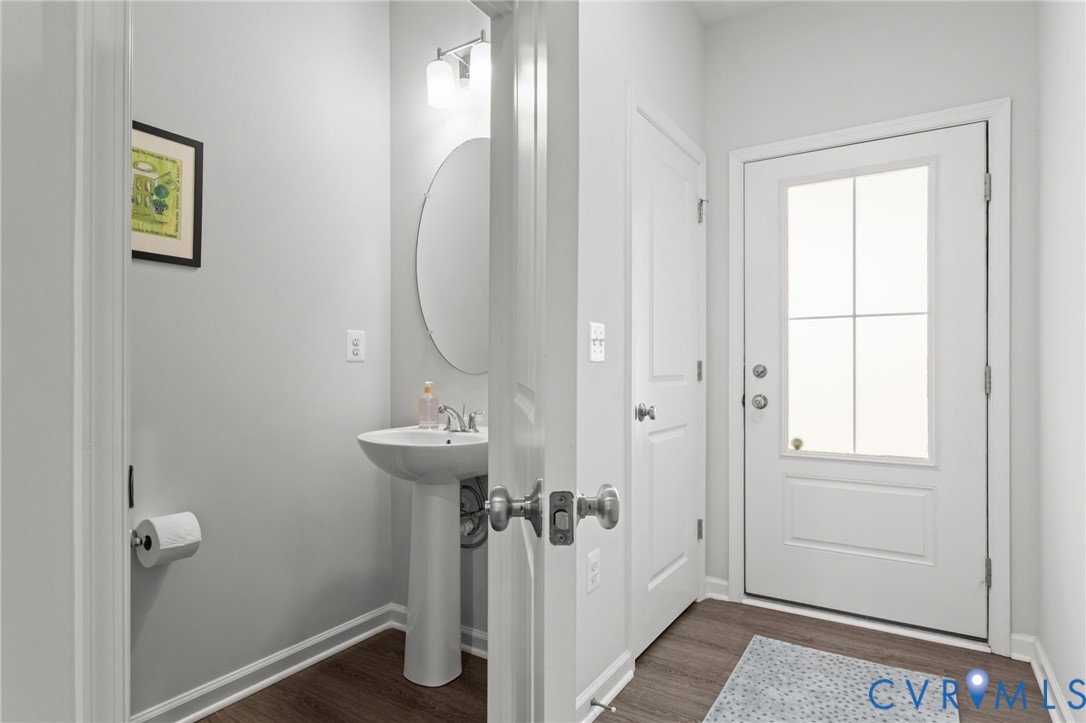 703 Englewood Road Glen Allen, VA 23060 - Photo 5 of 47