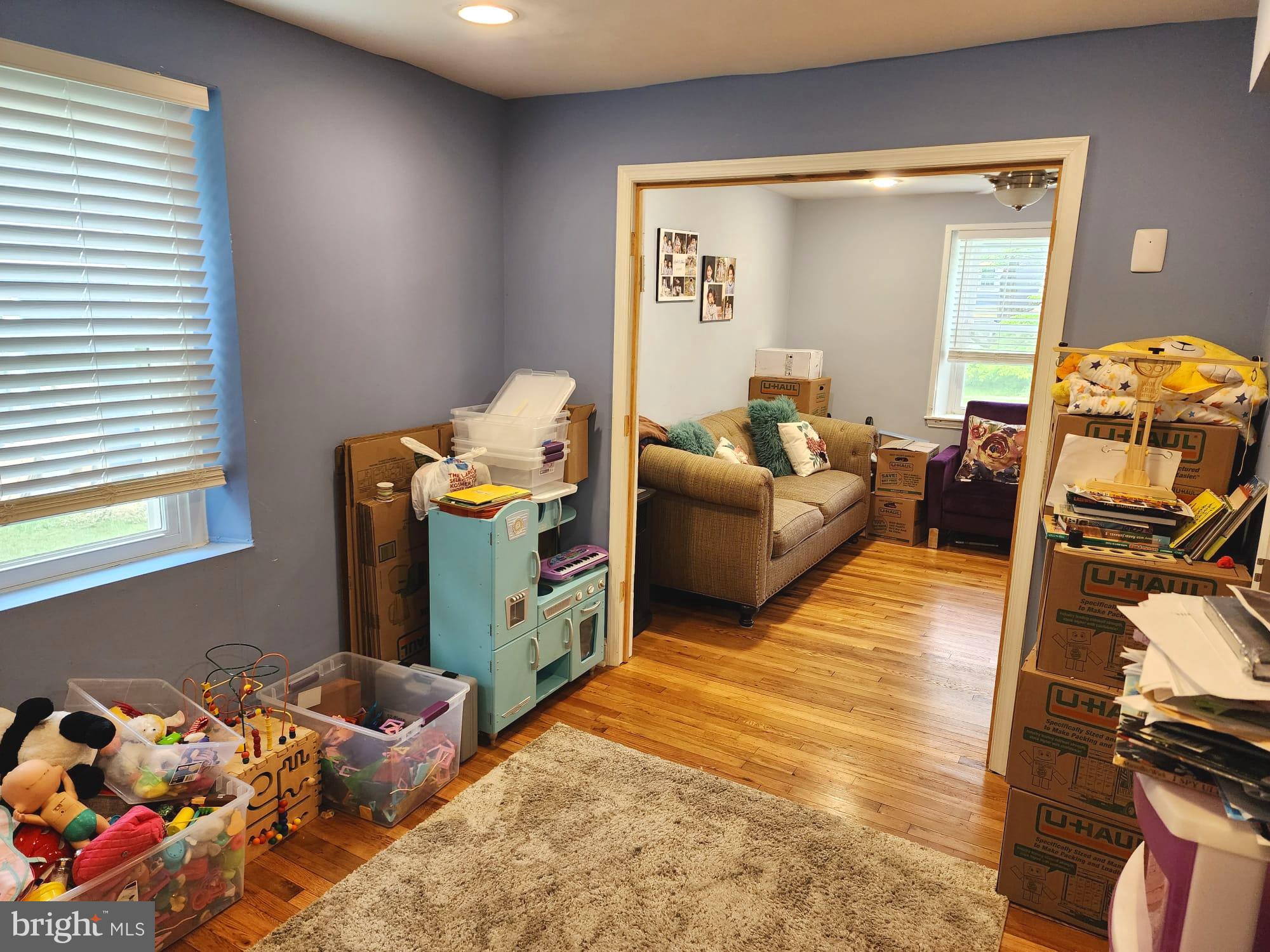 2506 Pinebrush Road Baltimore, MD 21209 - Photo 14 of 31 Bedroom/play room/office