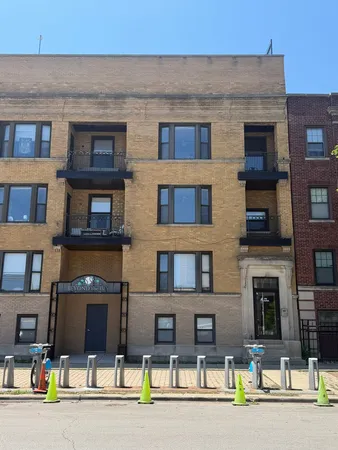 $3,400 | 3706 North Sheffield Avenue, Unit 2, Chicago, IL 60613