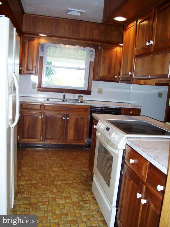 3299 Turnpike Road Elizabethtown, PA 17022 - Photo 8 of 28 Gallery Image 8